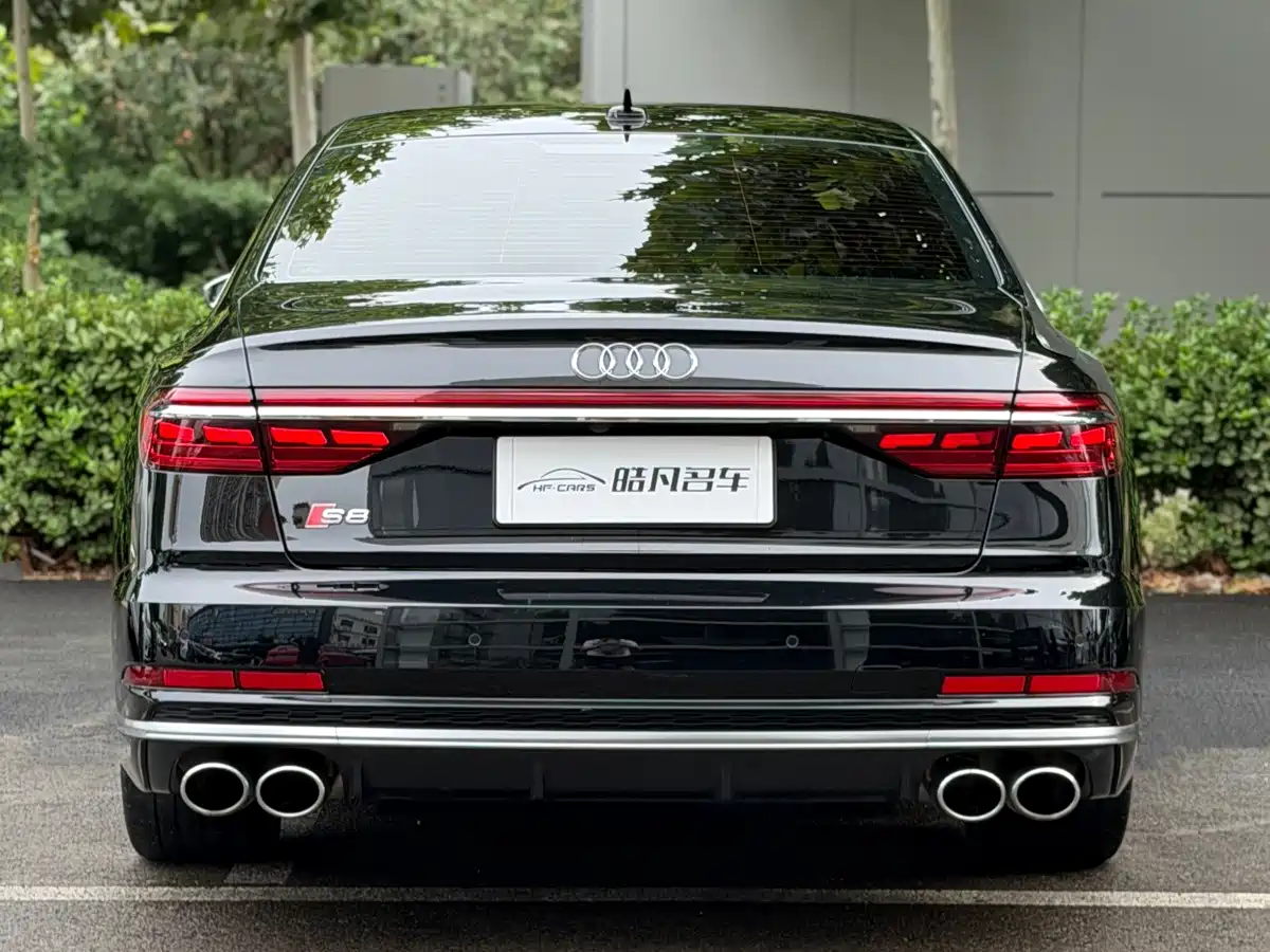 Audi S8 2022