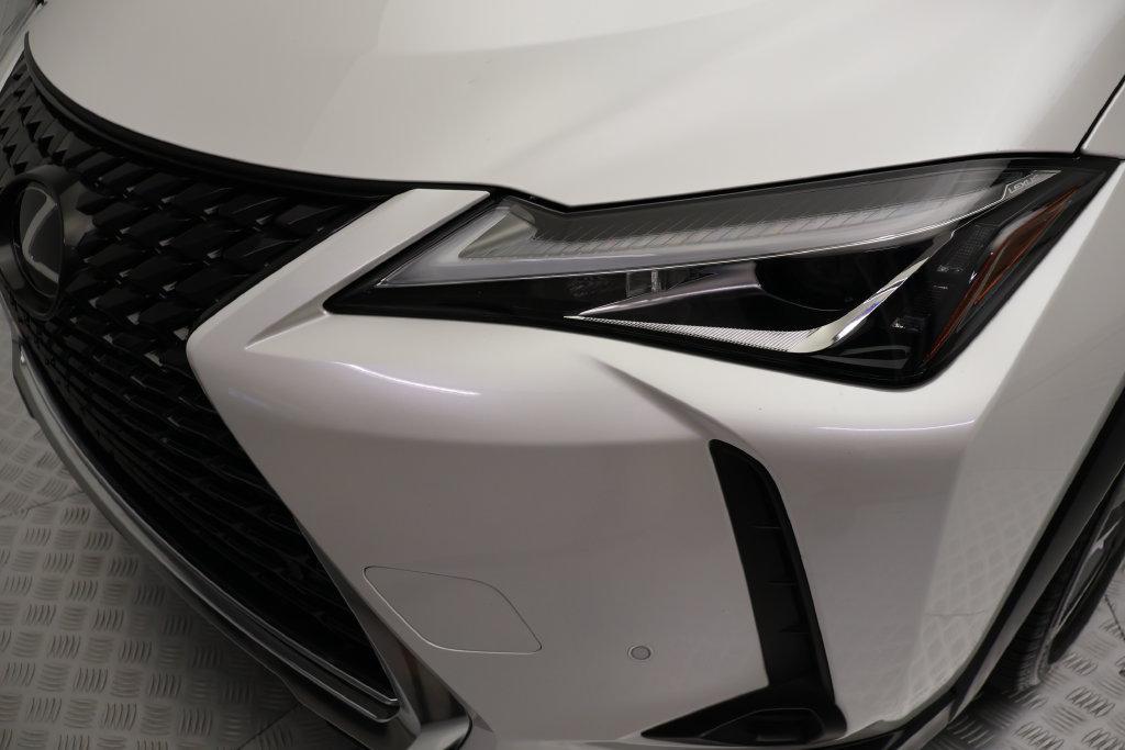Lexus UX 2021