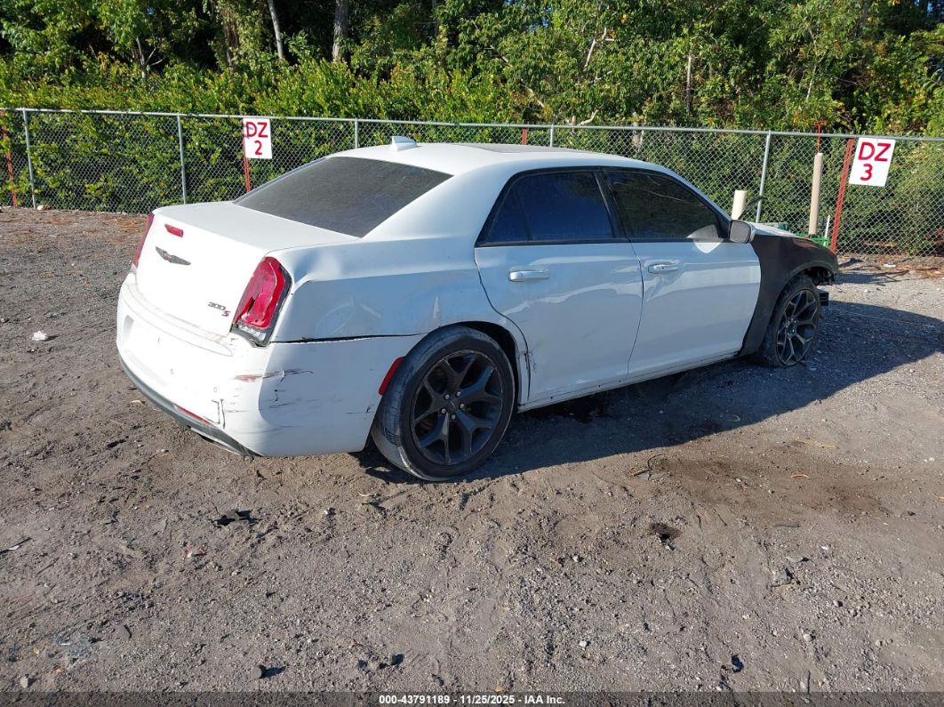 Chrysler 300 2021