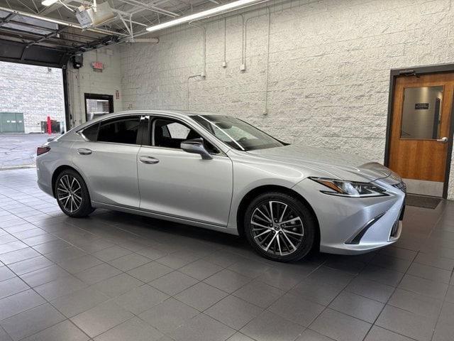 Lexus ES 2024