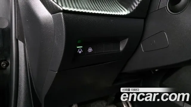 Peugeot 208 2021