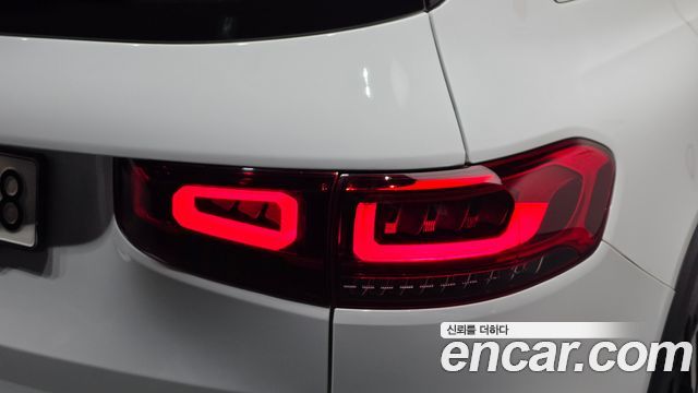Mercedes-Benz GLB 2021