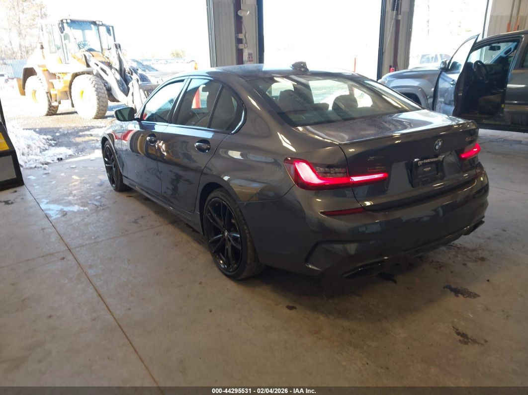 BMW 3 серии 2022