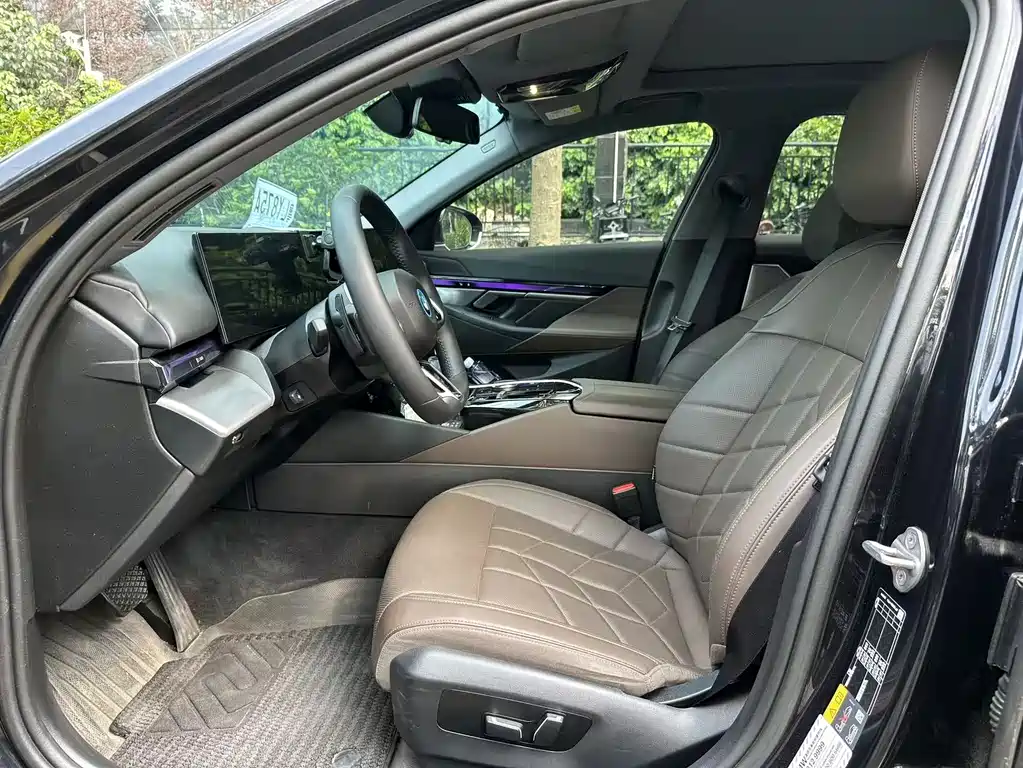 BMW i5 2024