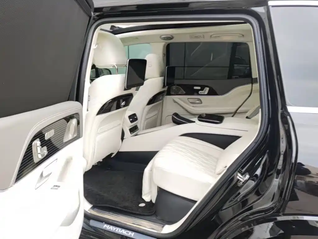Mercedes-Benz GLS 2024