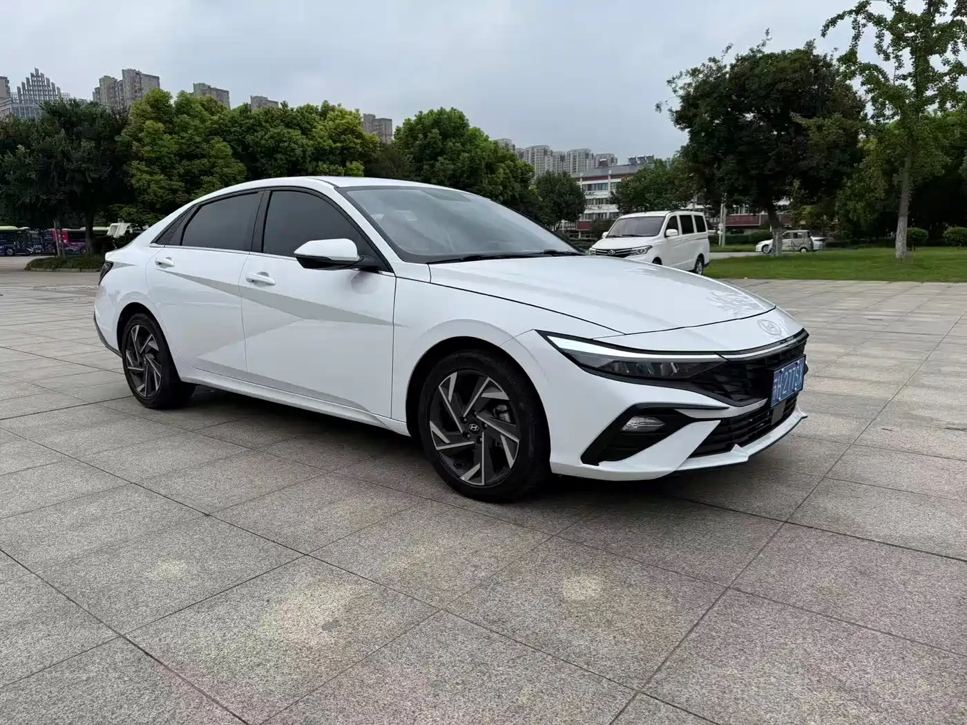 Hyundai Elantra 2024