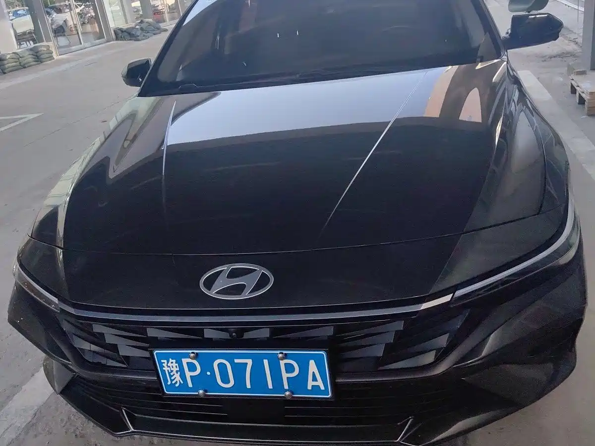 Hyundai Elantra 2023