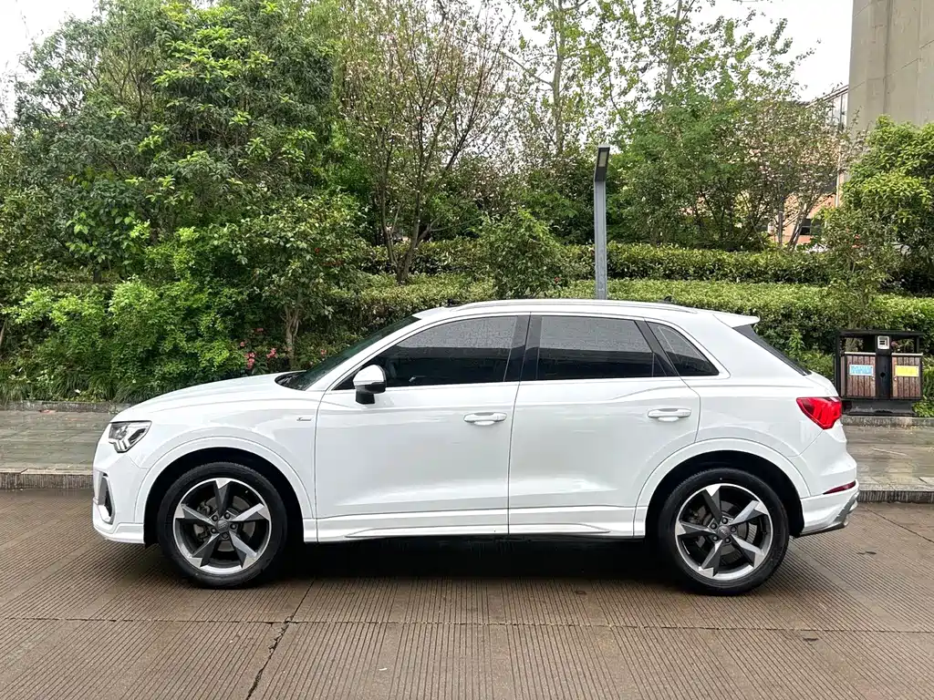 Audi Q3 2021