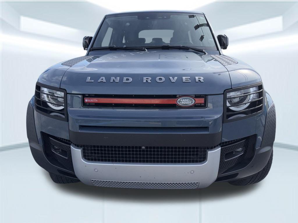 Land Rover Defender 2023
