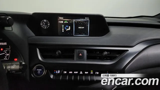 Lexus UX 2022