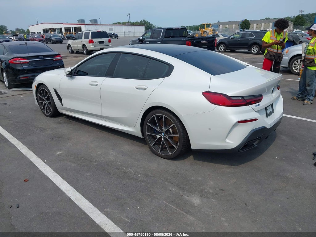 BMW 8 серии 2021