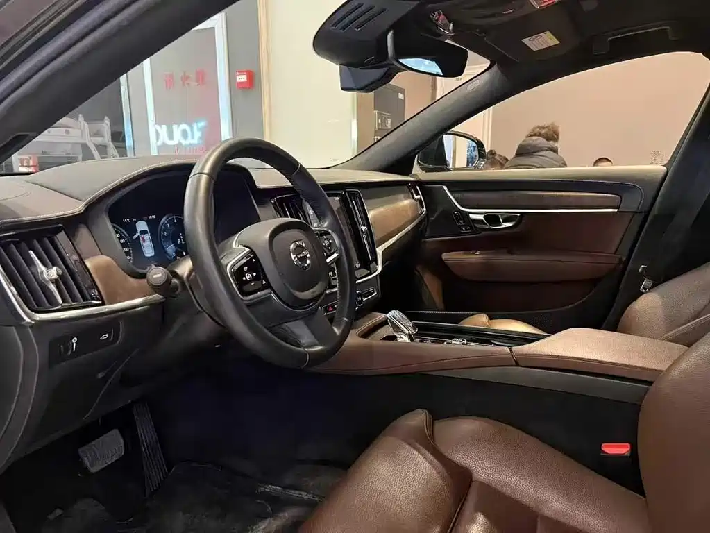 Volvo S90 2021