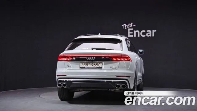 Audi Q8 2023
