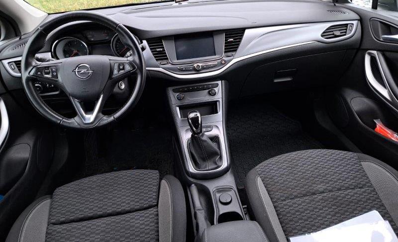Opel Astra 2021