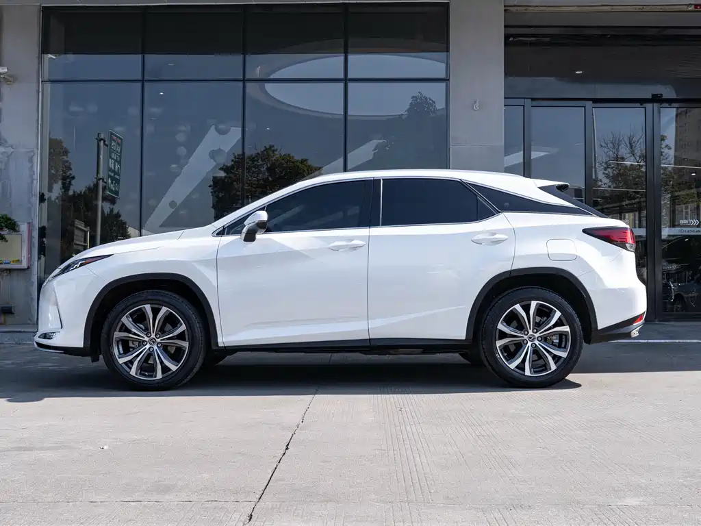 Lexus RX 2022