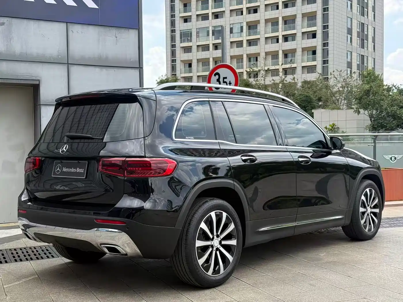 Mercedes-Benz GLB 2025