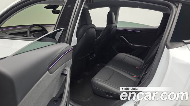 Tesla Model Y 2025