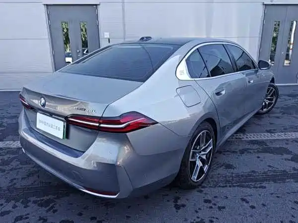 BMW i5 2026