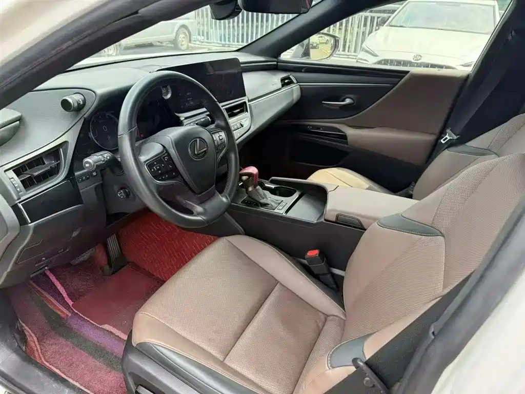 Lexus ES 2023