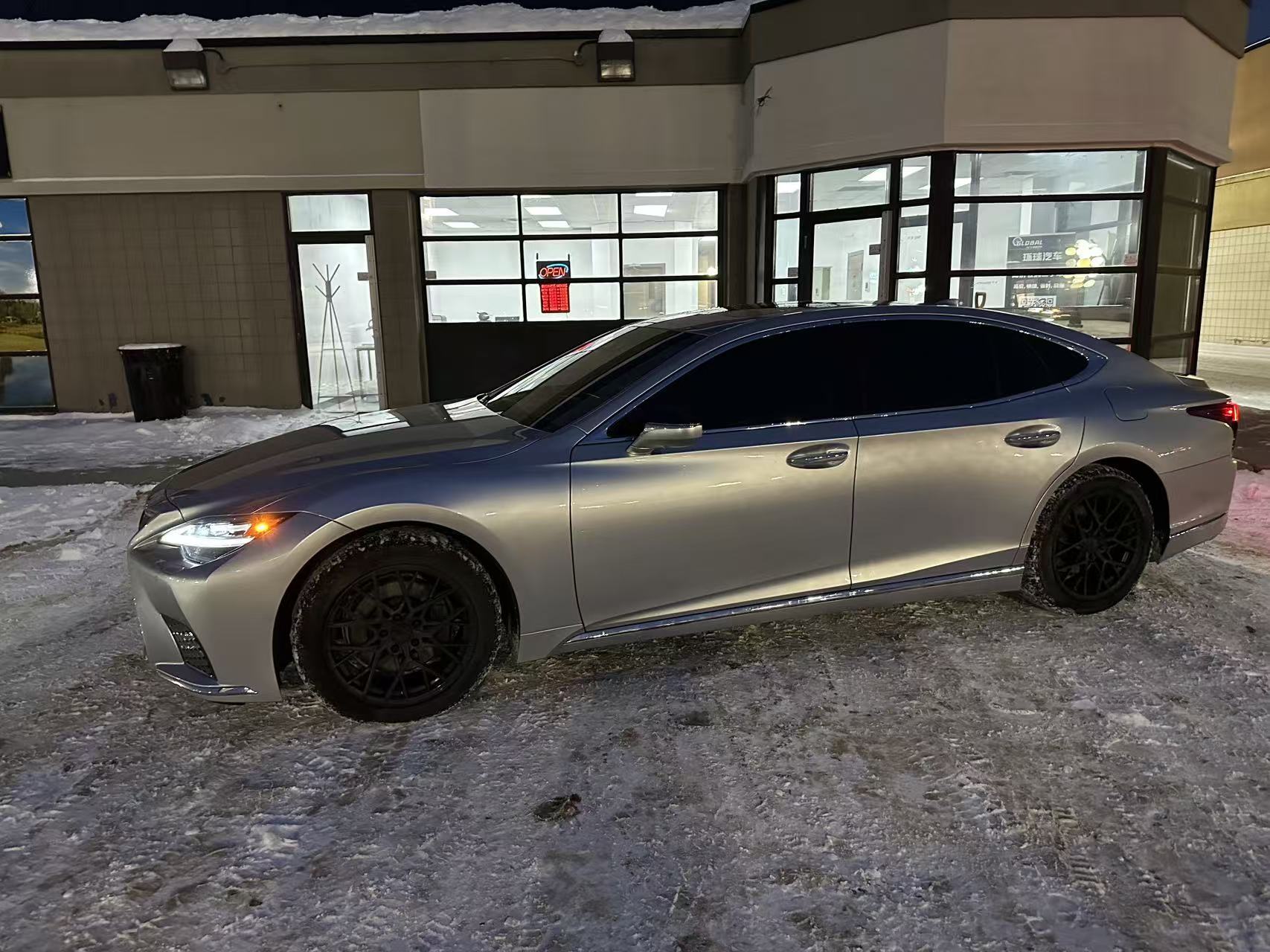 Lexus LS 2023