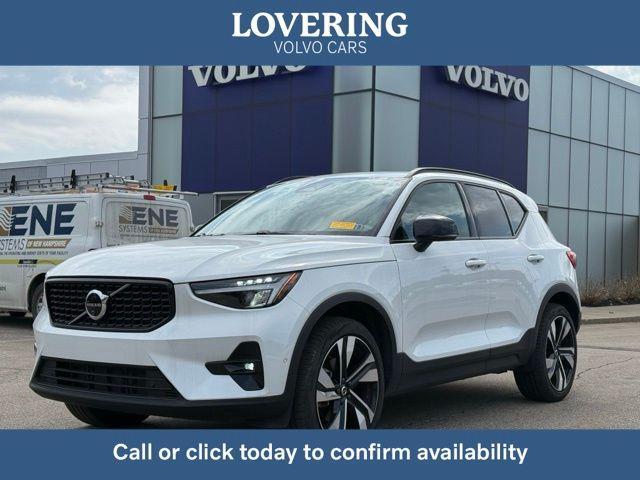 Volvo XC40 2025