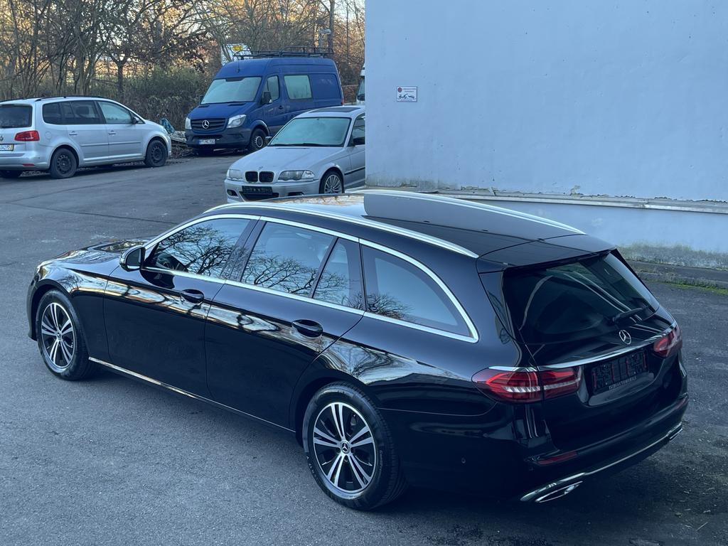 Mercedes-Benz E 220 2022
