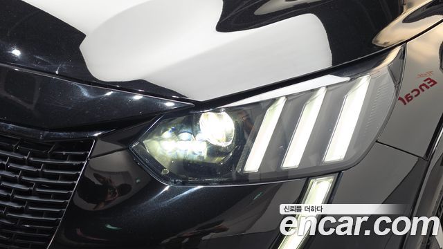 Peugeot 208 2021