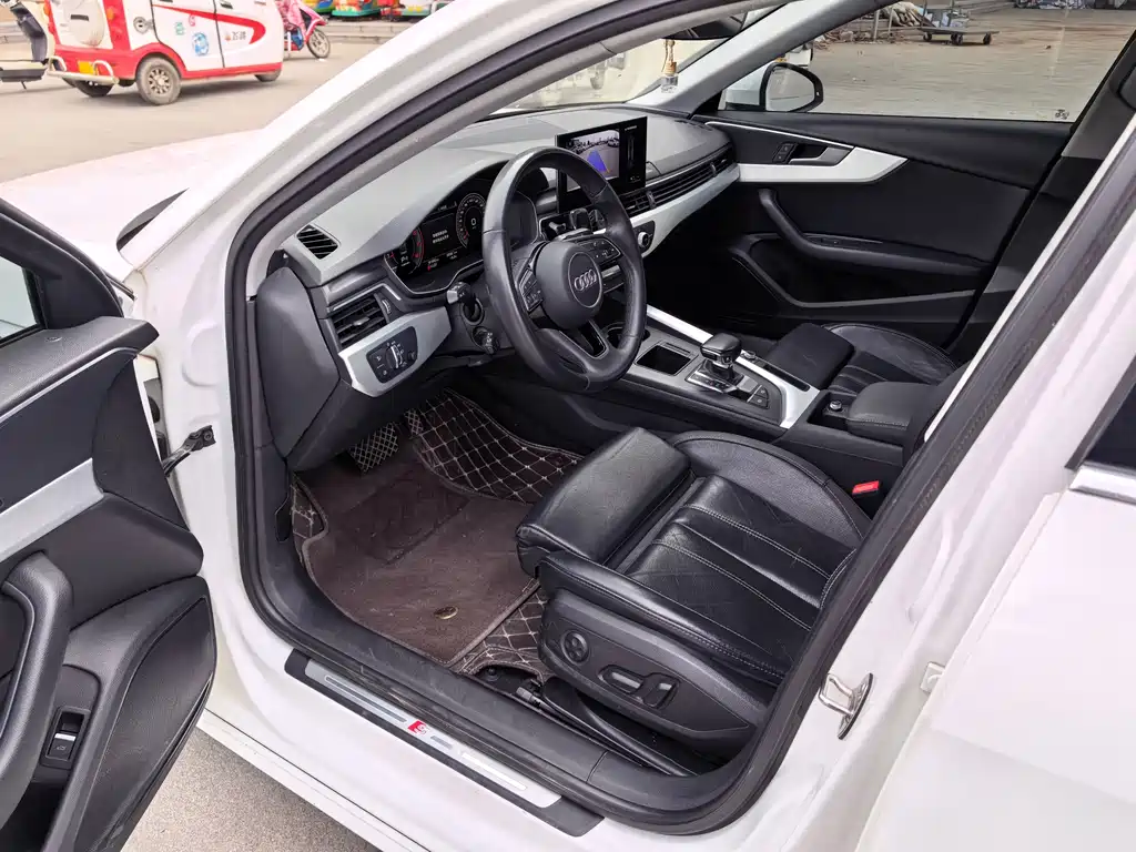 Audi A4 2023