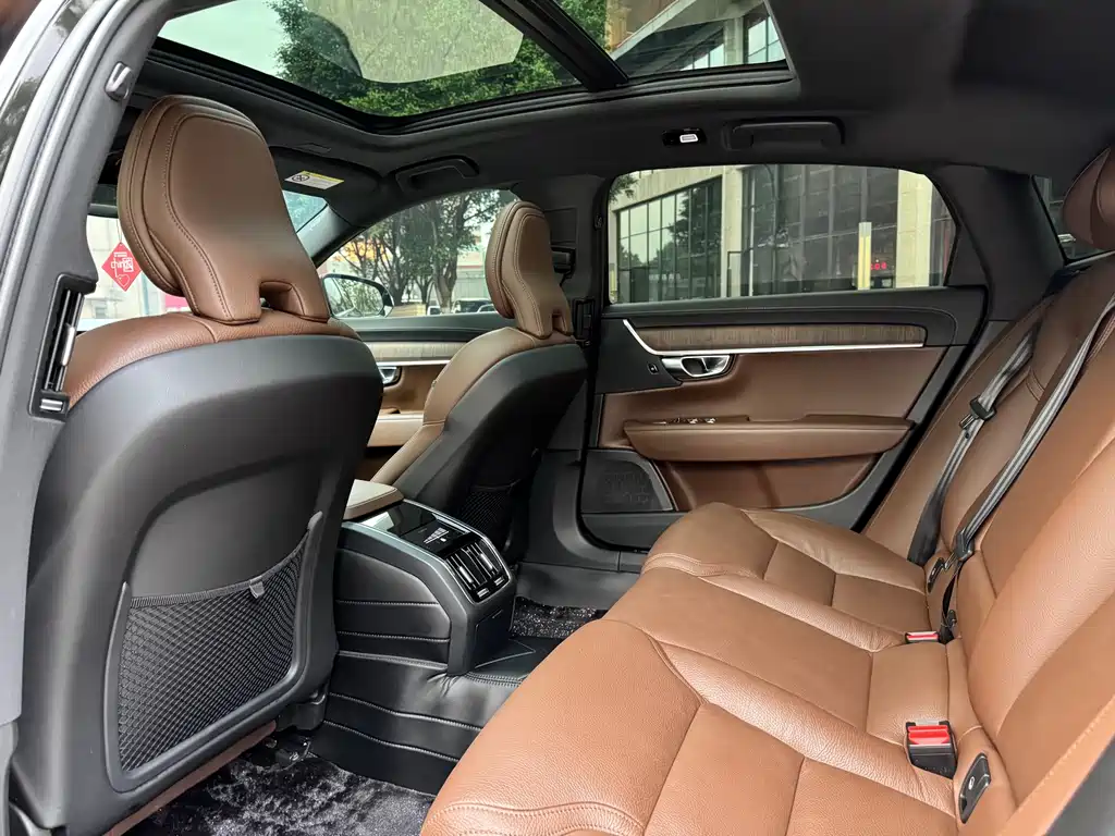 Volvo S90 2024
