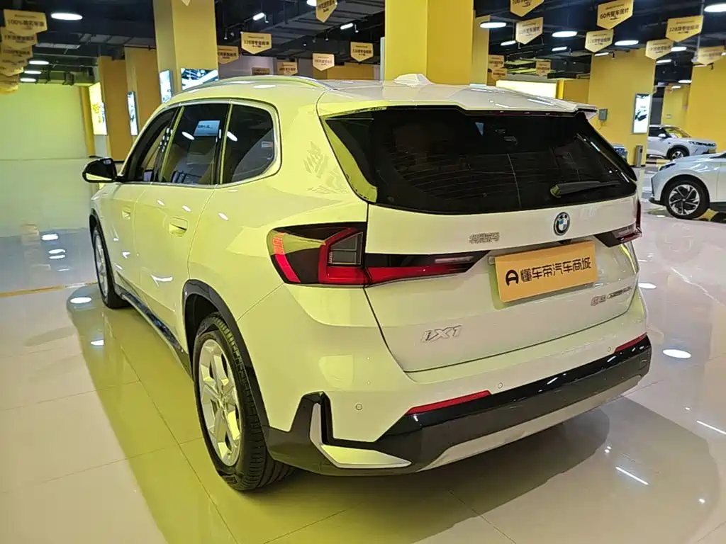 BMW iX1 2024