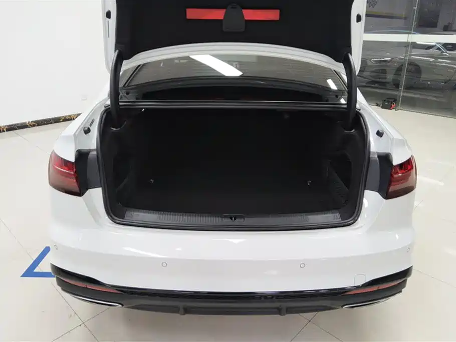 Audi A4 2024