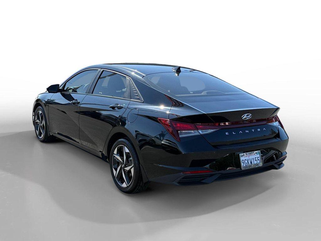 Hyundai Elantra 2023
