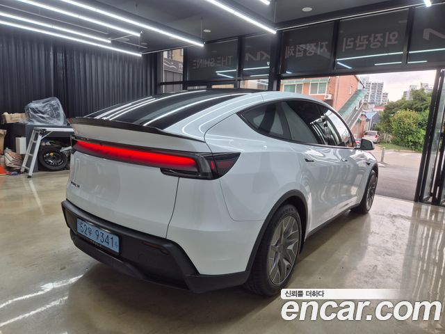 Tesla Model Y 2026