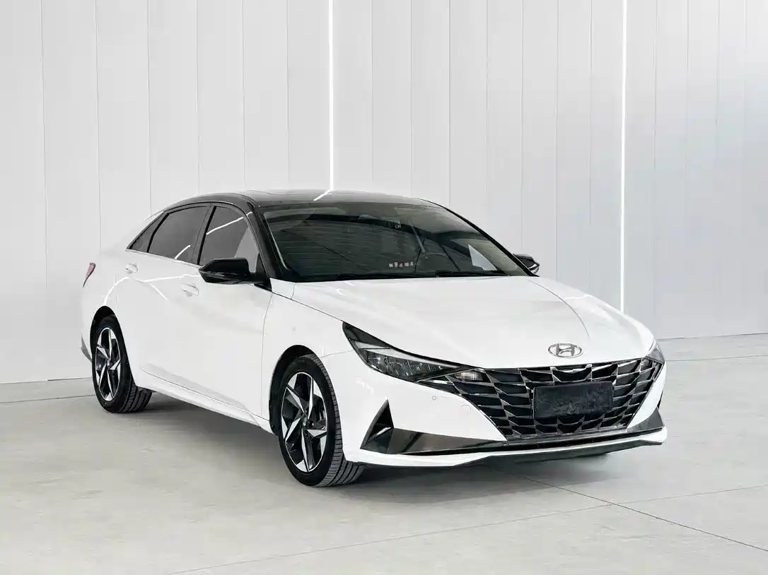 Hyundai Elantra 2022