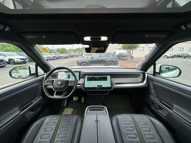 Rivian R1S 2022