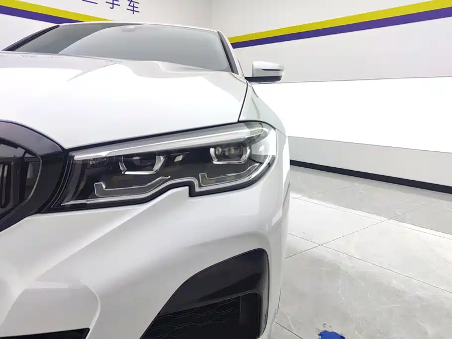 BMW 3 серии 2021