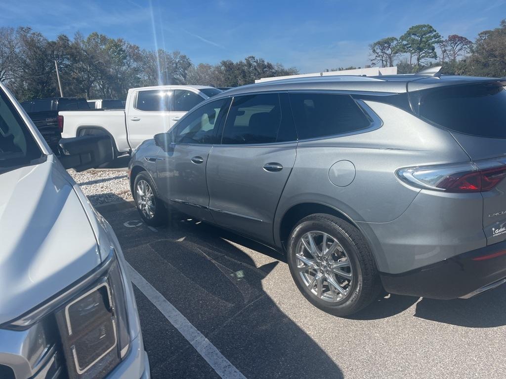 Buick Enclave 2023