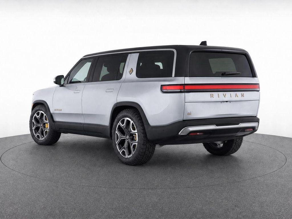 Rivian R1S 2024