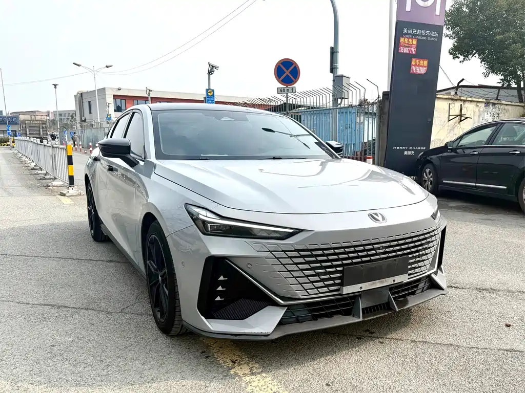 Changan UNI-V 2022