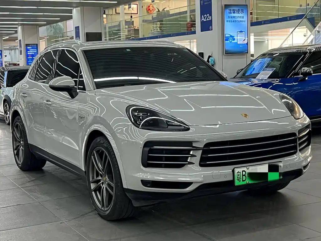 Porsche Cayenne 2021