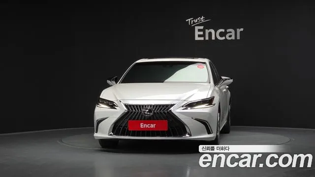 Lexus ES 2023