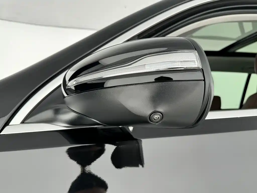 Mercedes-Benz GLS 2024