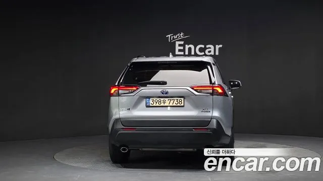 Toyota RAV4 2021
