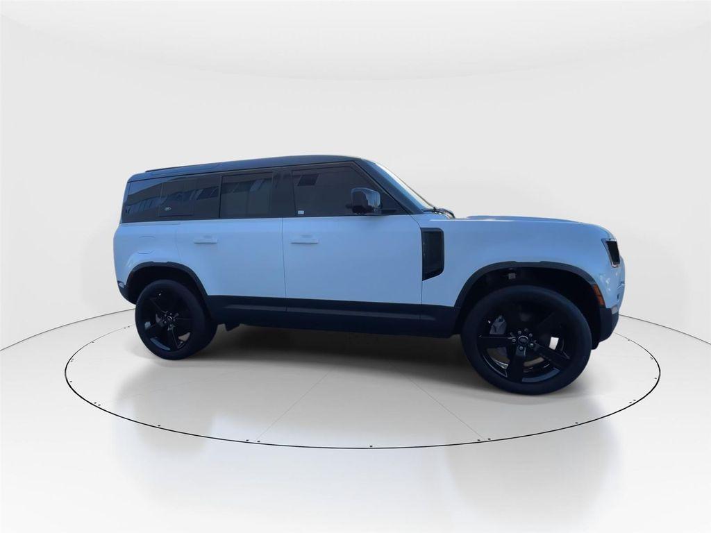 Land Rover Defender 2023