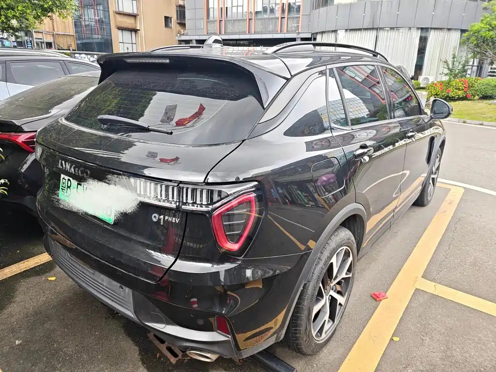 Lynk & Co 01 2022