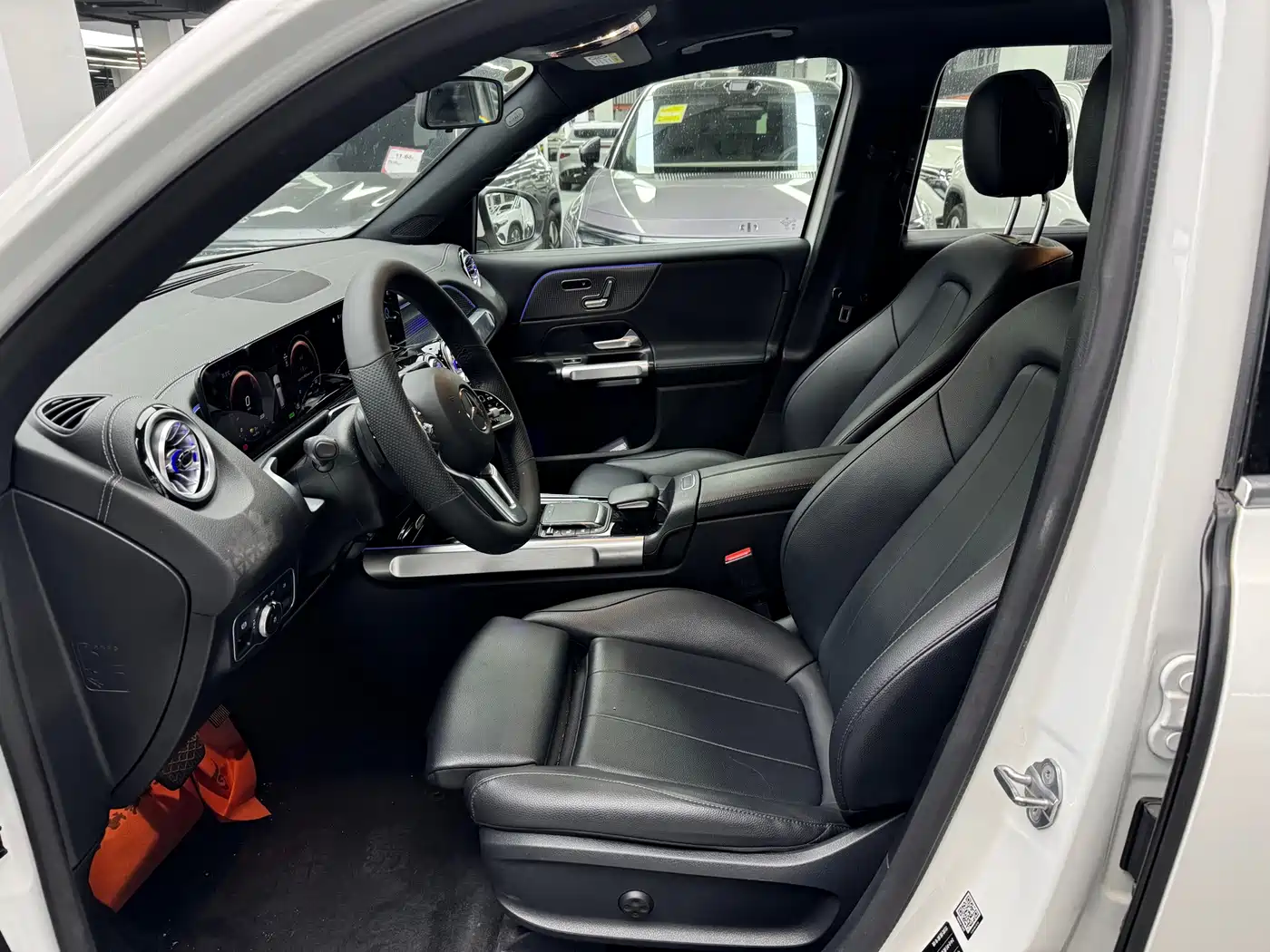 Mercedes-Benz EQB 2023
