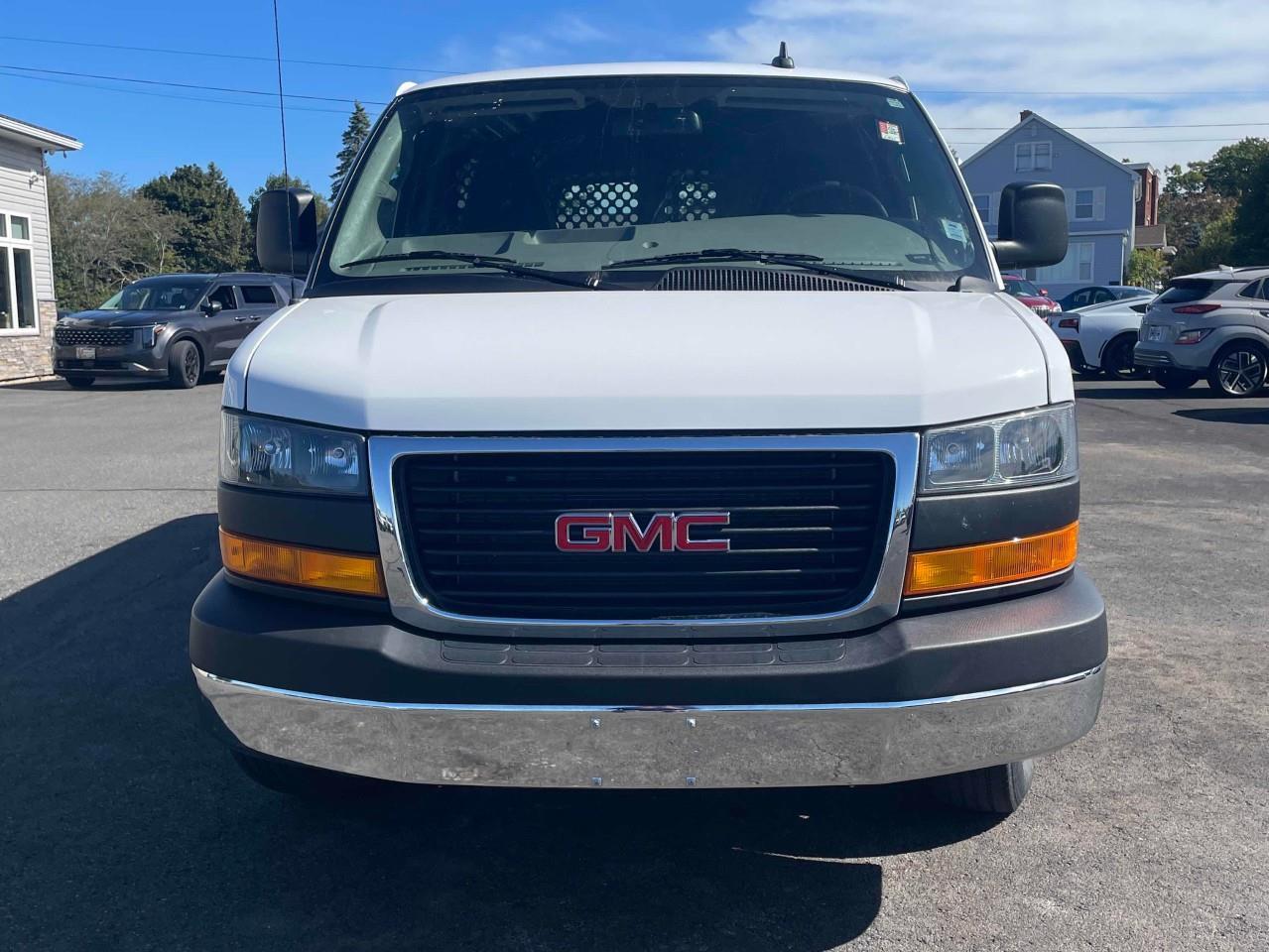 GMC Savana 2023