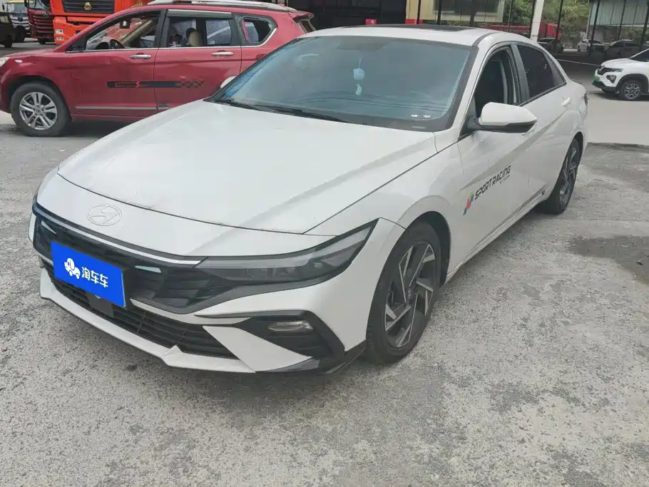 Hyundai Elantra 2024