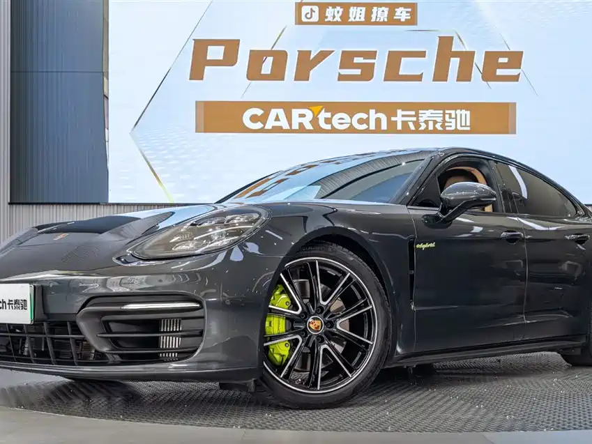 Porsche Panamera 2021