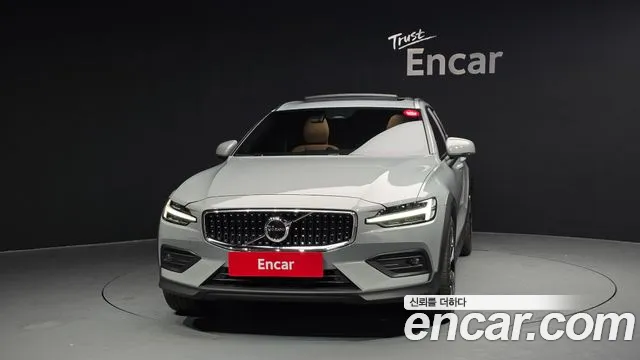 Volvo V60 2024